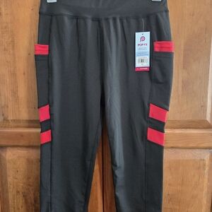 POP Fit Ladies Capris in Black and Red